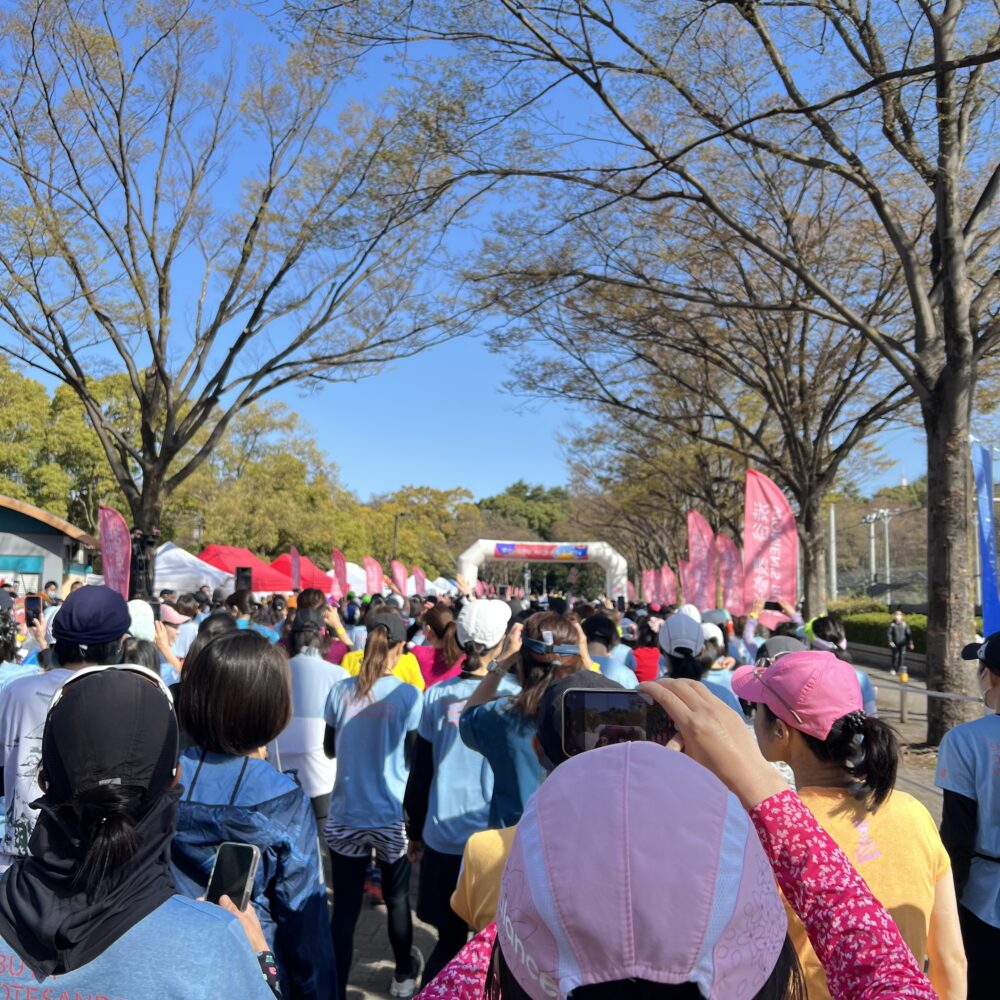 2023年に開催された、渋谷・表参道 Women’s Runのスタート前の写真です。